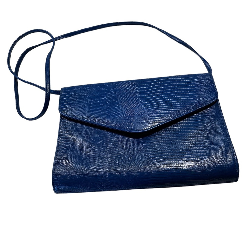 A very attractive vintage Austin Designs leather purse.